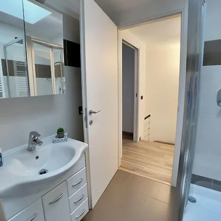 Daire Candiani E2 Trilocale 2 Livelli Milano